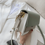 TONIE - Dames Crossbody-tas van groen leer met zachte textuur en klep sluiting