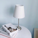 ClassicShade Tafellamp - Moderne Verlichting met Stijlvolle Lampenkap