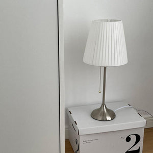 ClassicShade Tafellamp - Moderne Verlichting met Stijlvolle Lampenkap