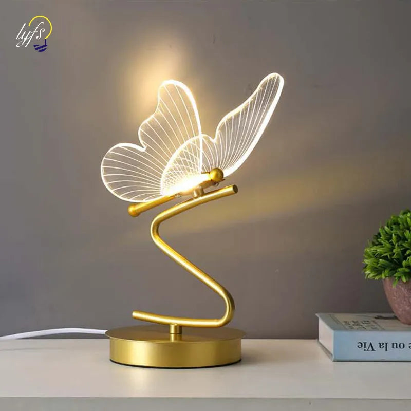 OpulenceLight - Luxe Gouden Vlinderlamp - Elegant Ontwerp - Chique Verlichting