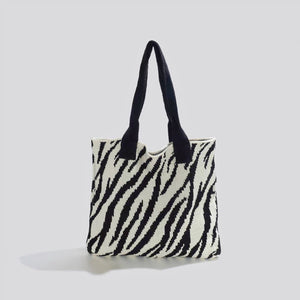 Stijlvolle Zebra-Print Draagtas | Modieus en Duurzaam - Maak uw Accessoires een Eye-Catcher!